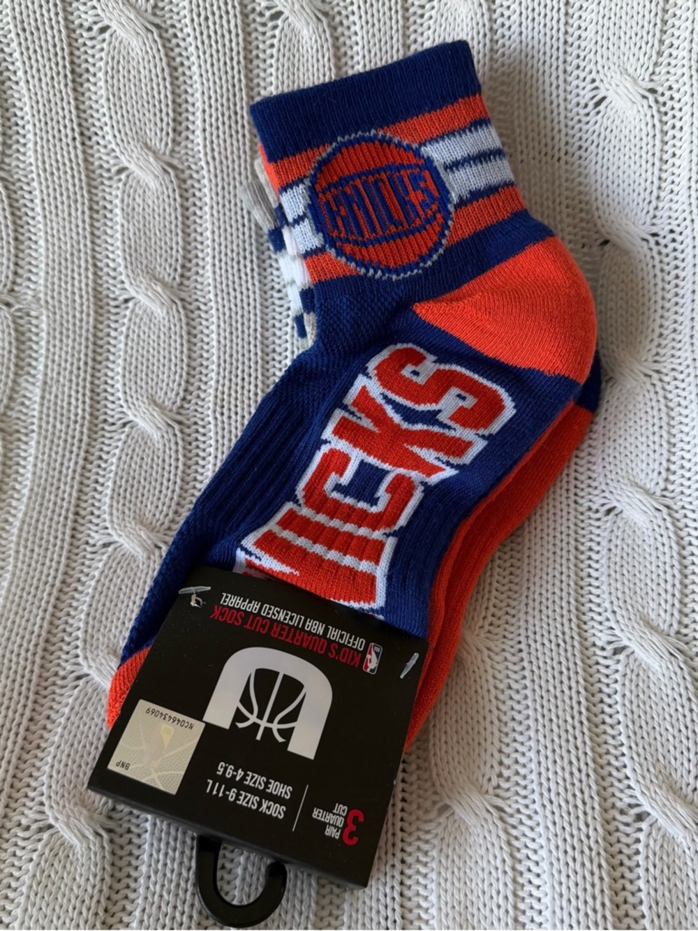 NEW YORK Knicks Kids Crew Socks 3 Pairs Size 4 - 9 Children’s Sock NBA Licensed